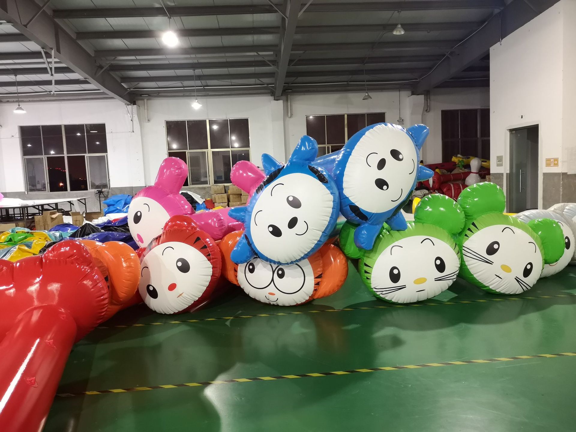 充气趣味运动会道具充气毛毛虫充气铅笔金箍棒龟兔赛跑拓展运动