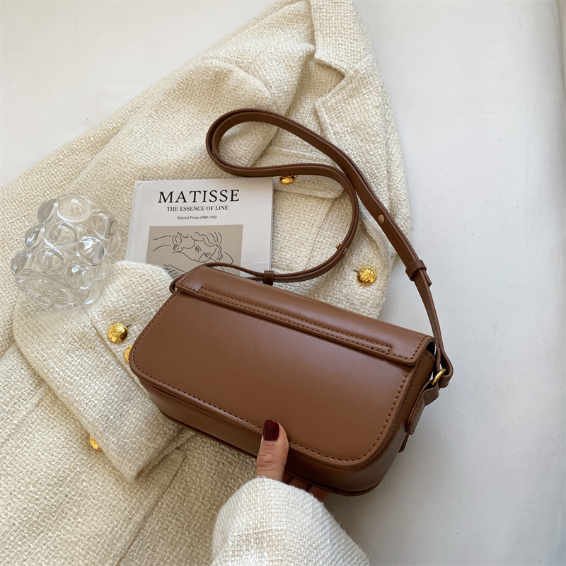 2022 Winter New Fashion Retro Minority Lock Baguette Bag Women's Shoulder Crossbody Small Square Bag All-Match Commute Cross-Border