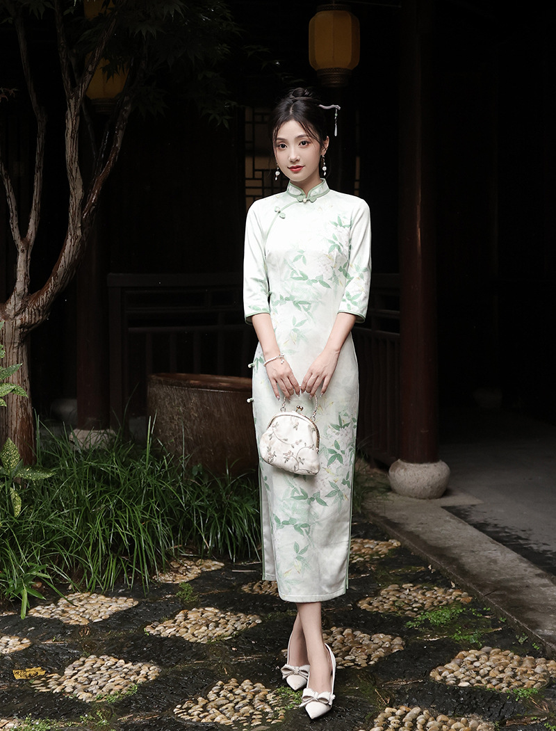 秋冬季旗袍新款2023年轻款气质高端清新素雅新中式印花连衣裙长袖