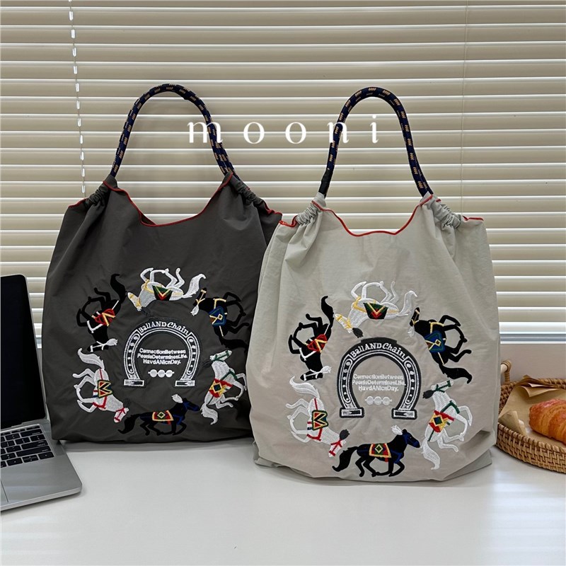 High round Upper Body Same Style Horse Embroidery Ballchain Environmental Protection Bag Shopping Bag Embroidery Shoulder Bag