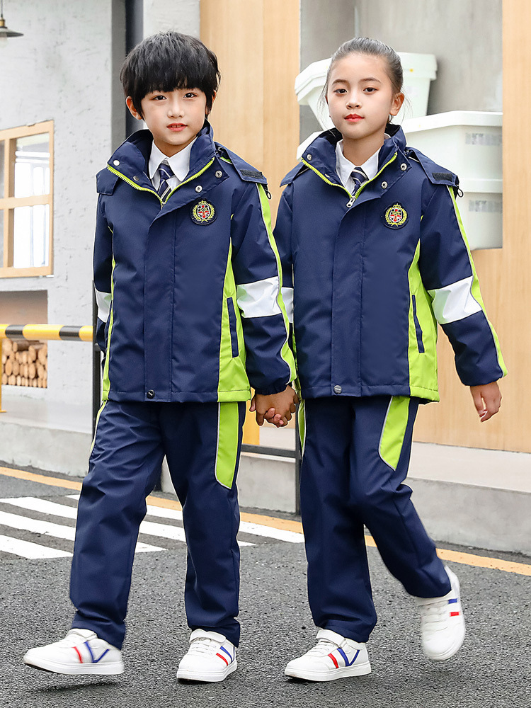 小学生冬季棉校服图片