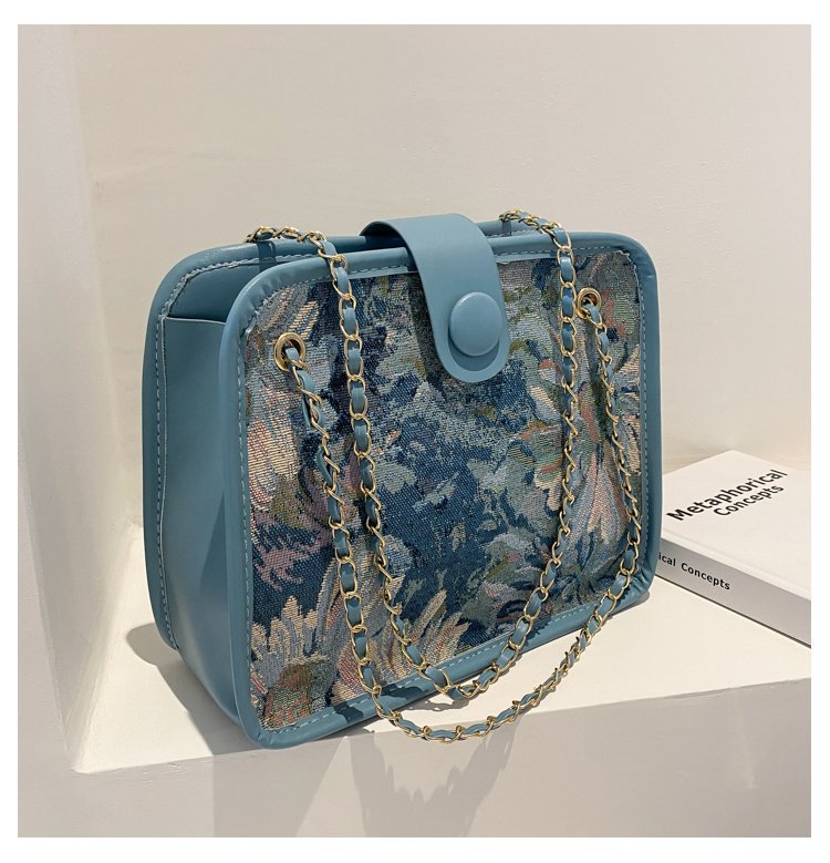 上新包包女2021秋季新款链条斜挎包时尚流行洋气少女小方包潮