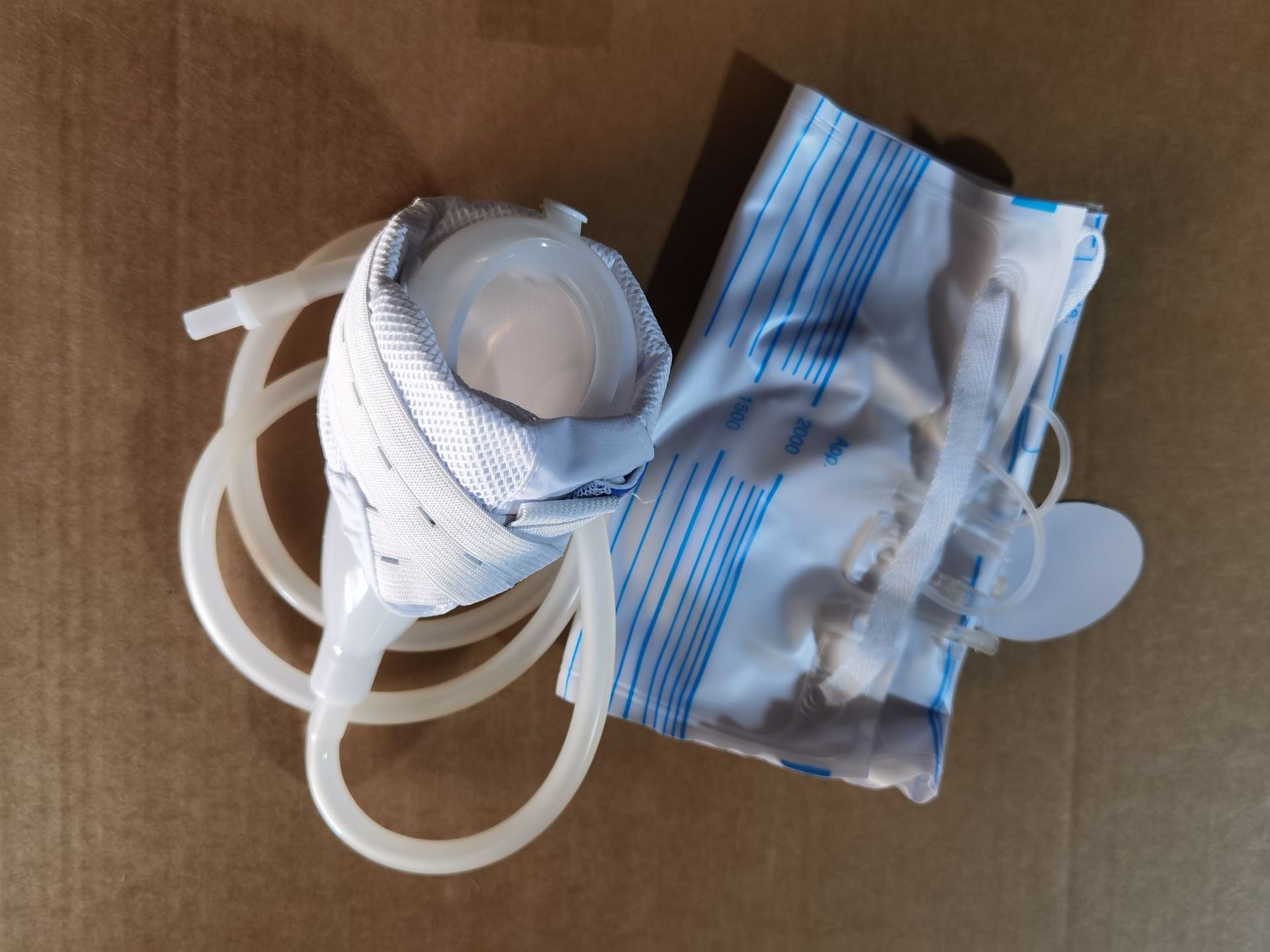 男士女用老年萎缩硅胶接尿器 老年男用卧床透气接尿袋小便