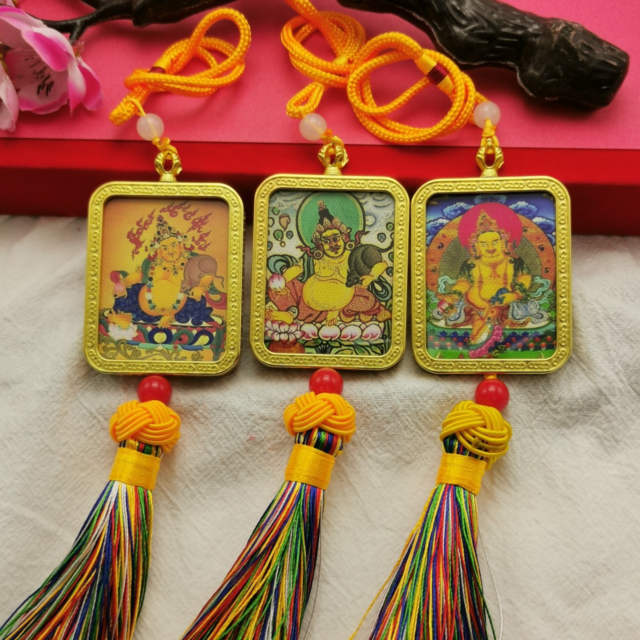 藏传五路财神黄财神唐卡车挂金色嘎乌盒挂饰挂件旅游景区纪念礼品