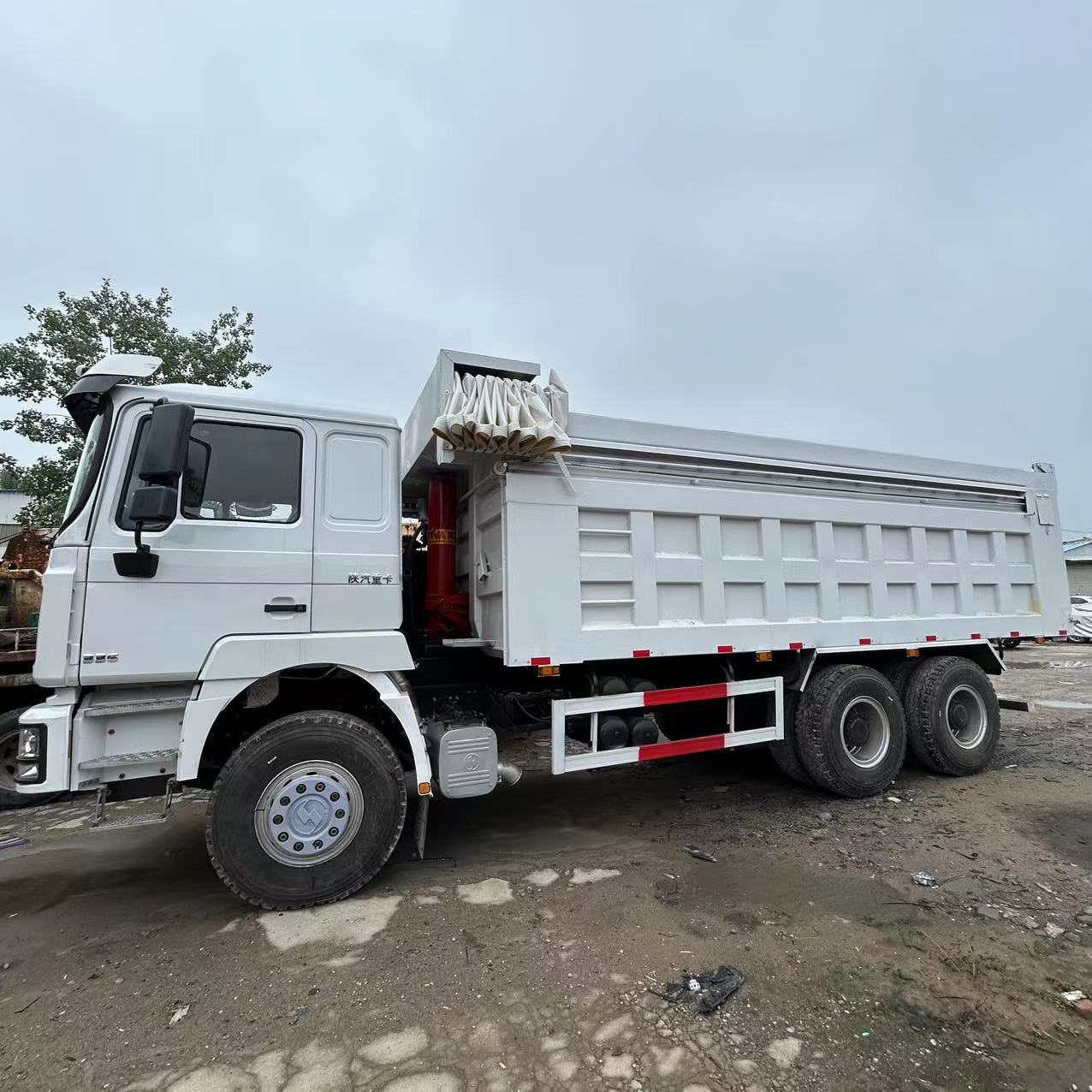 工厂出口二手陕汽德龙翻斗车371 375马力6x4自卸车重汽渣土车