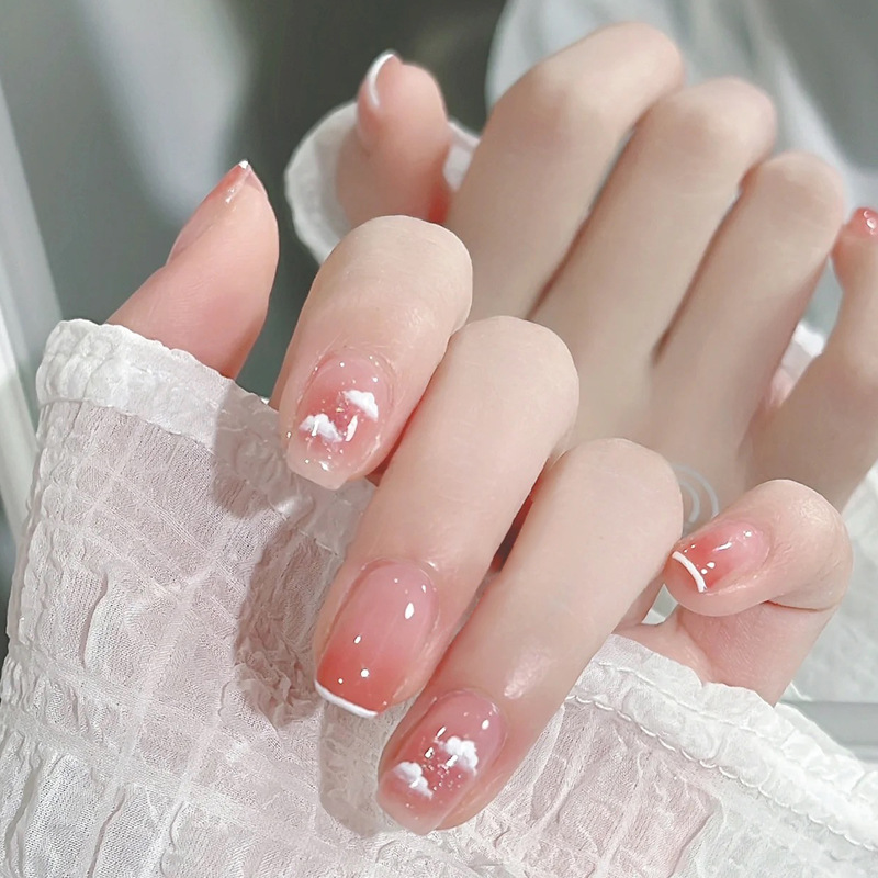 Summer Hot Wear Armor Short Model in White Color Cloud White Nail Patch Gradient Blush Nail Stickers Nail Tip Wholesale