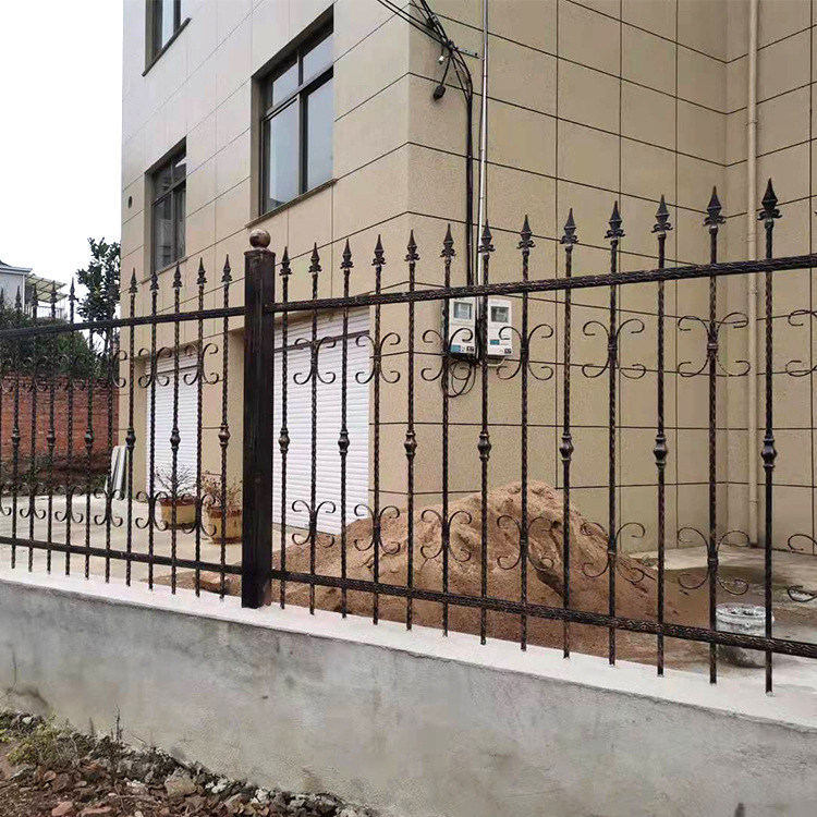 铁艺围墙栏杆厂房铁栏杆小区锌钢护栏围挡别墅锻铁栏杆外贸栏杆