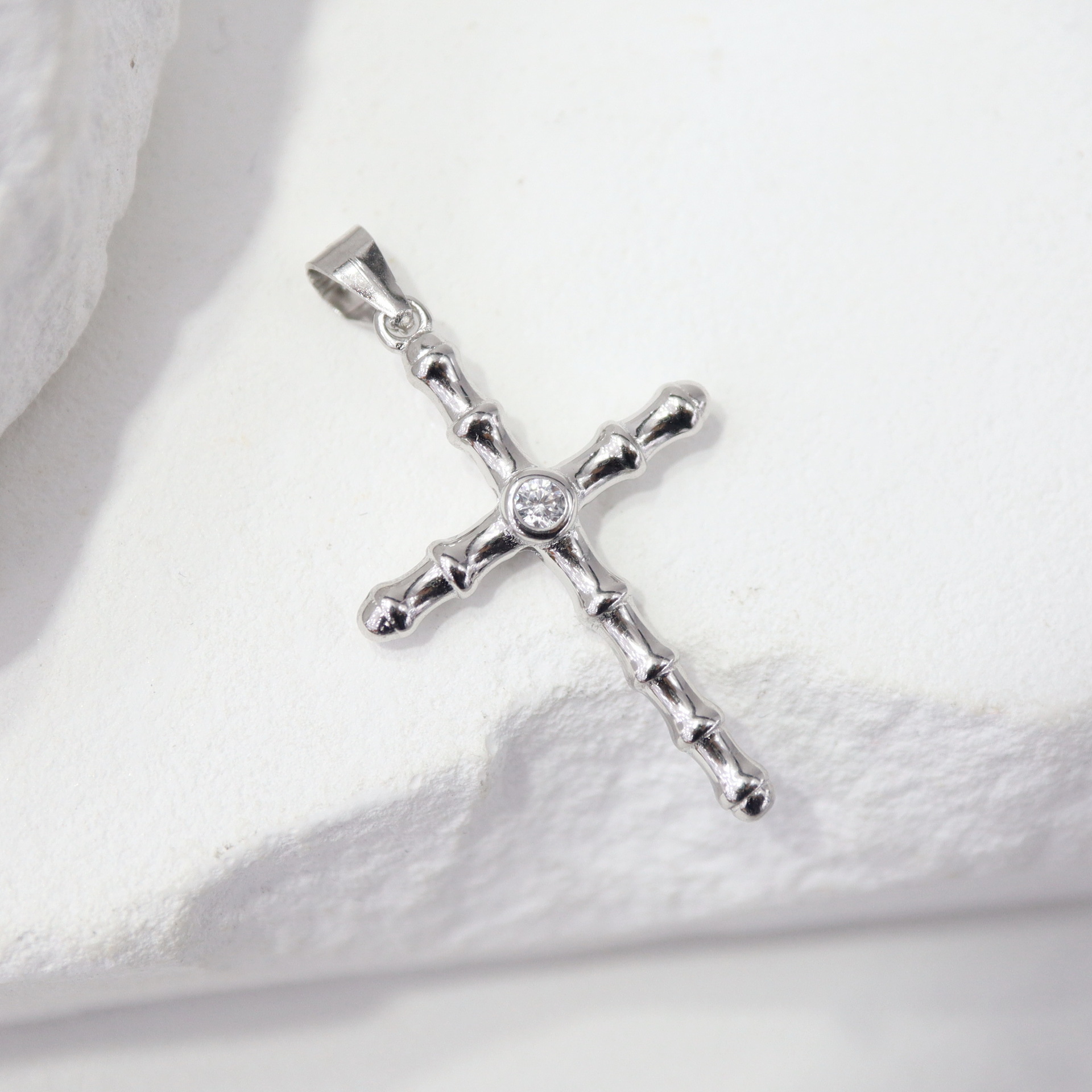 s925纯银镀白金跨境热门十字架项链男女同款竹节镶锆项链十字吊坠