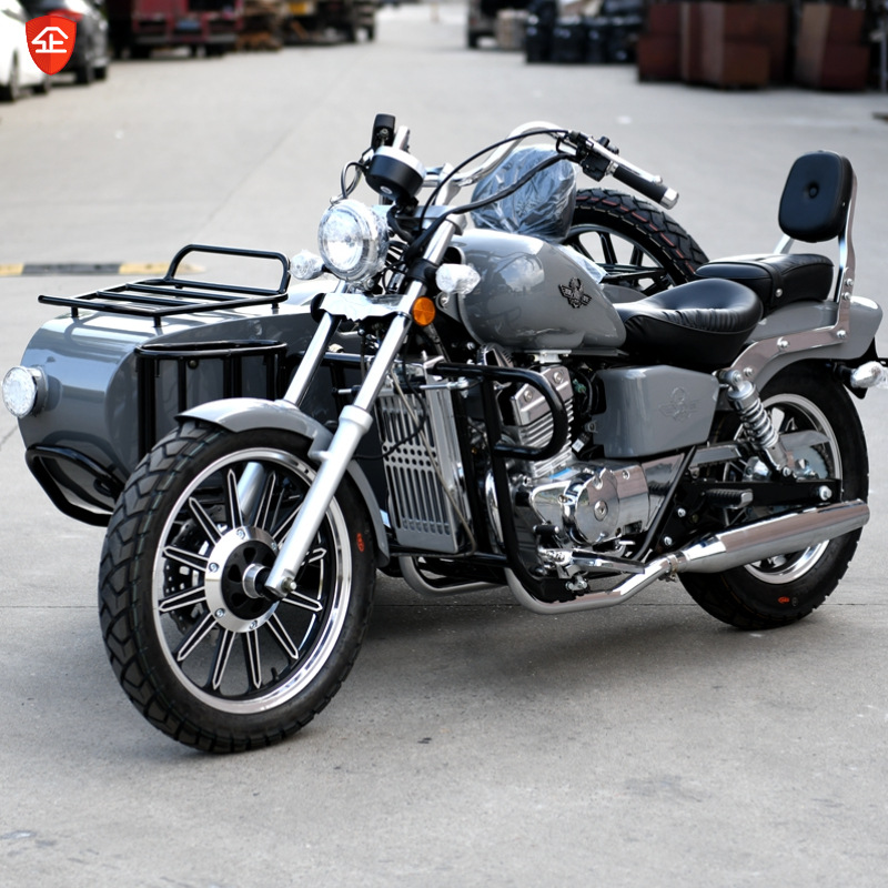 边三轮摩托车偏三轮偏斗双缸水冷复古机车侉子整车可上牌-阿里巴巴