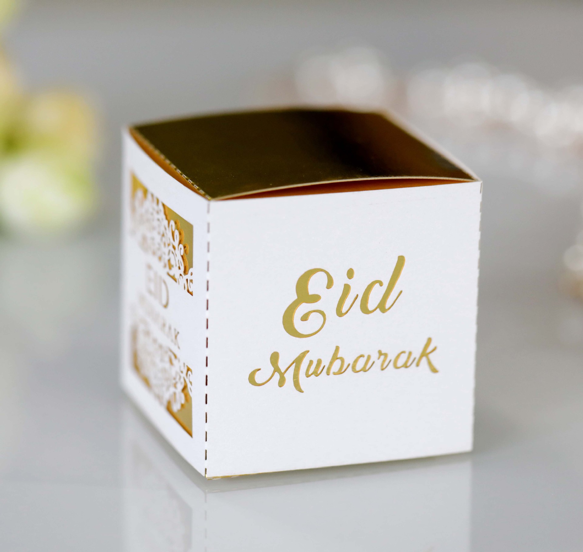 厂家直供eid开斋节镂空喜糖盒 白色糖盒 结婚巧克力包装盒 批发