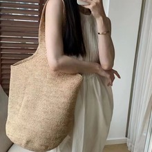 新款日系女士度假细密钩针拉菲草水桶包纯手工编织包天然草休闲包