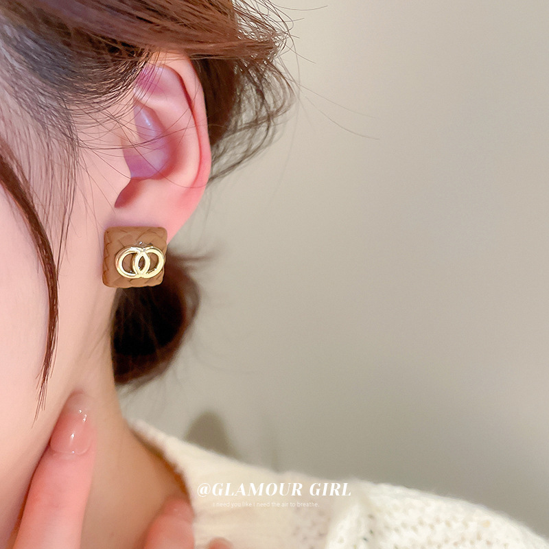 Silver Stud Rhinestone-Encrusted Geometric Square round Studs Korean Literary Retro Affordable Luxury Earrings Fashion Minimalism Earrings Wholesale