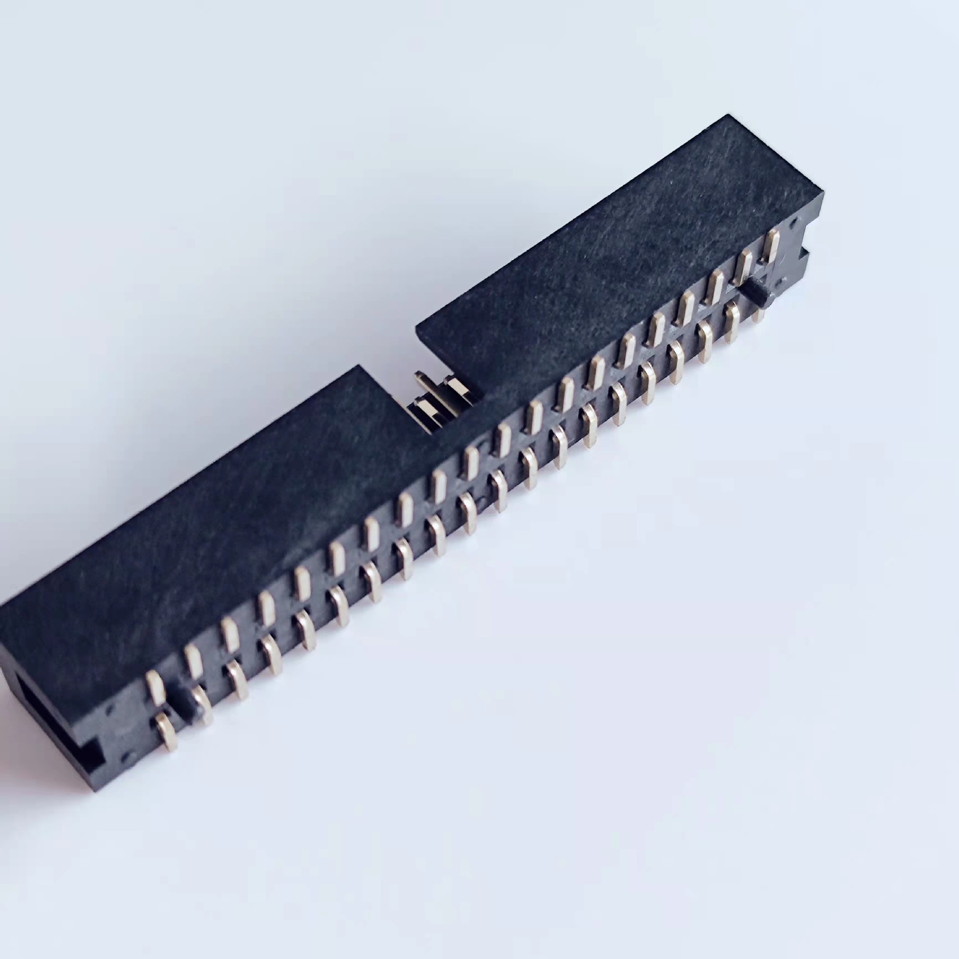 54mm间距简牛连接器 idc连接器 牛角带定位柱板对板连接器双排