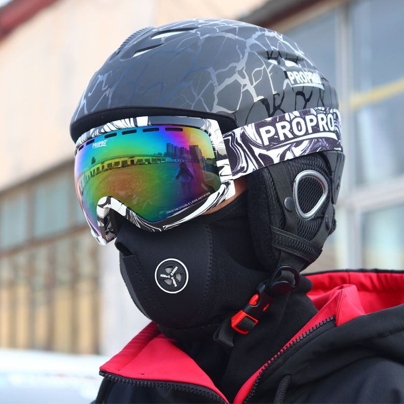 滑雪头盔单板双板护具成人儿童男女雪帽运动滑雪盔专业装备