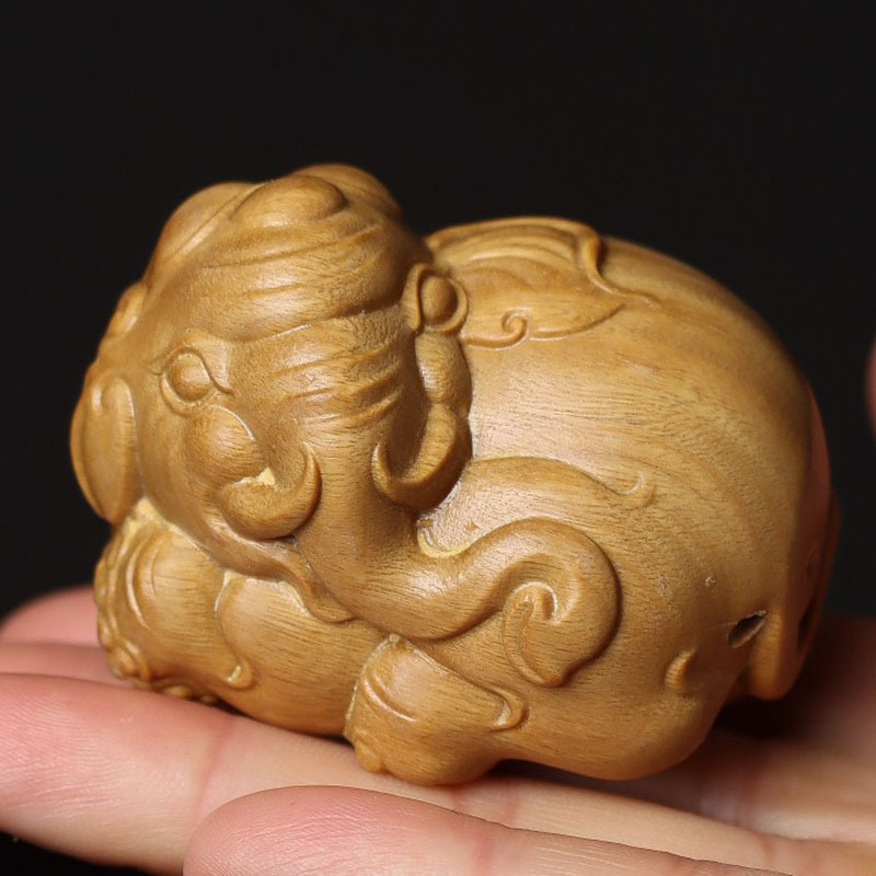 绿檀大象手把件 阿根廷绿檀木创意雕刻大象车载挂件茶宠桌面摆件