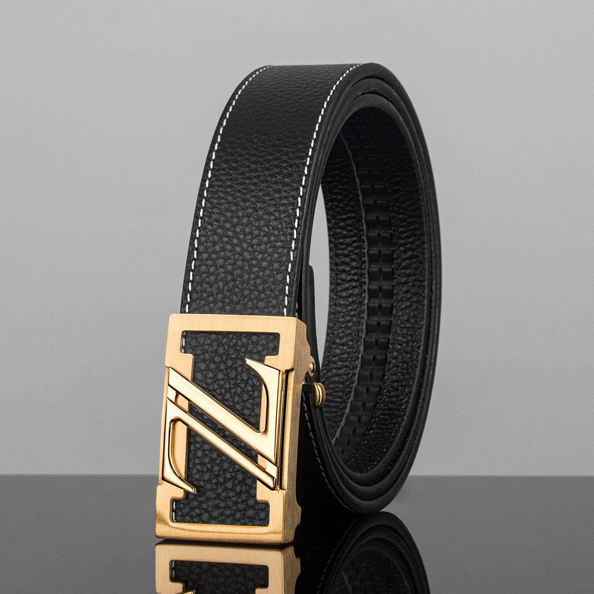 网络热卖男士皮带字母钢扣荔枝纹个性头层自动扣轻奢腰带一件代发