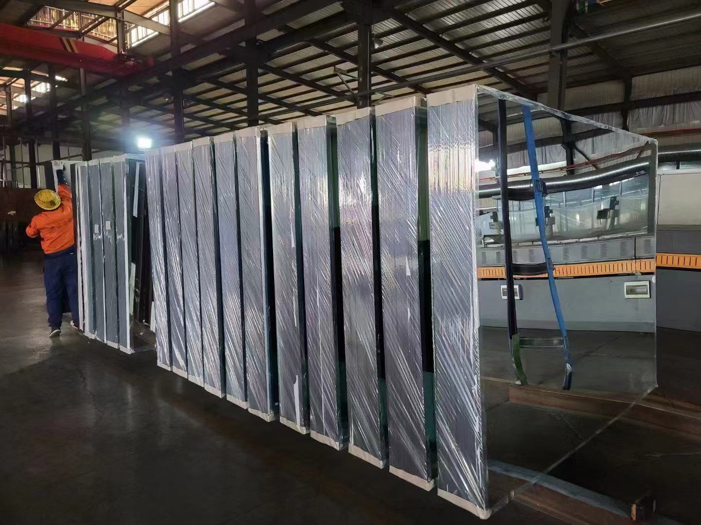 现货供镜子原片工厂定做生产彩色银镜 茶镜 灰镜 欧茶镜 铝镜切割