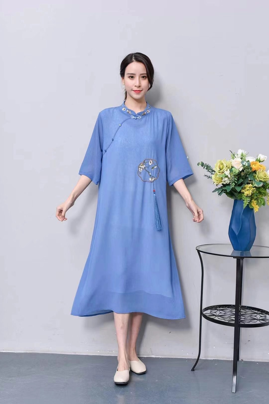 新款夏季女装过膝长裙刺绣绣花连衣裙素雅民族风现货批发