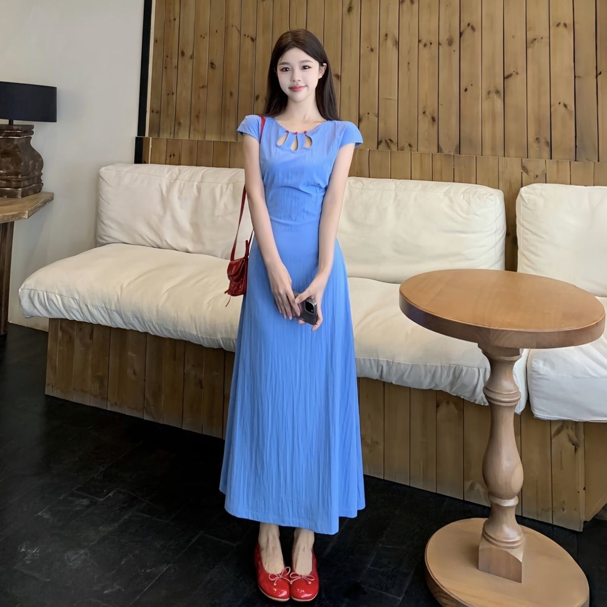 2025热销孔雀尾镂空领复古端庄大气连衣裙大方得体显瘦长裙女