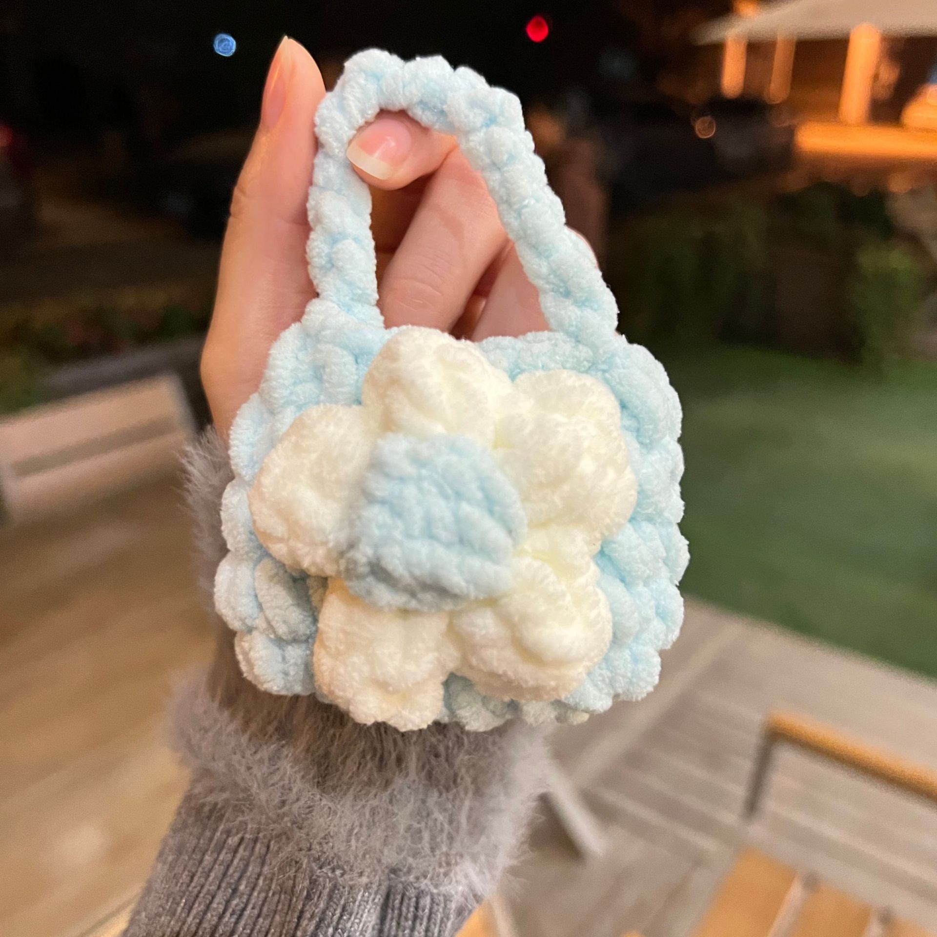 Crocheted Finished Flower Earphone Bag Apple Bluetooth Headset Storage Bag Autumn and Winter Wool Woven Earphone Protective Cover