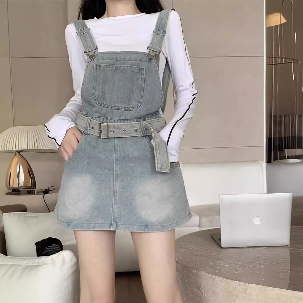 复古蓝牛仔背带连衣裙女2024夏季新款高腰显瘦小个子a字背带短裙