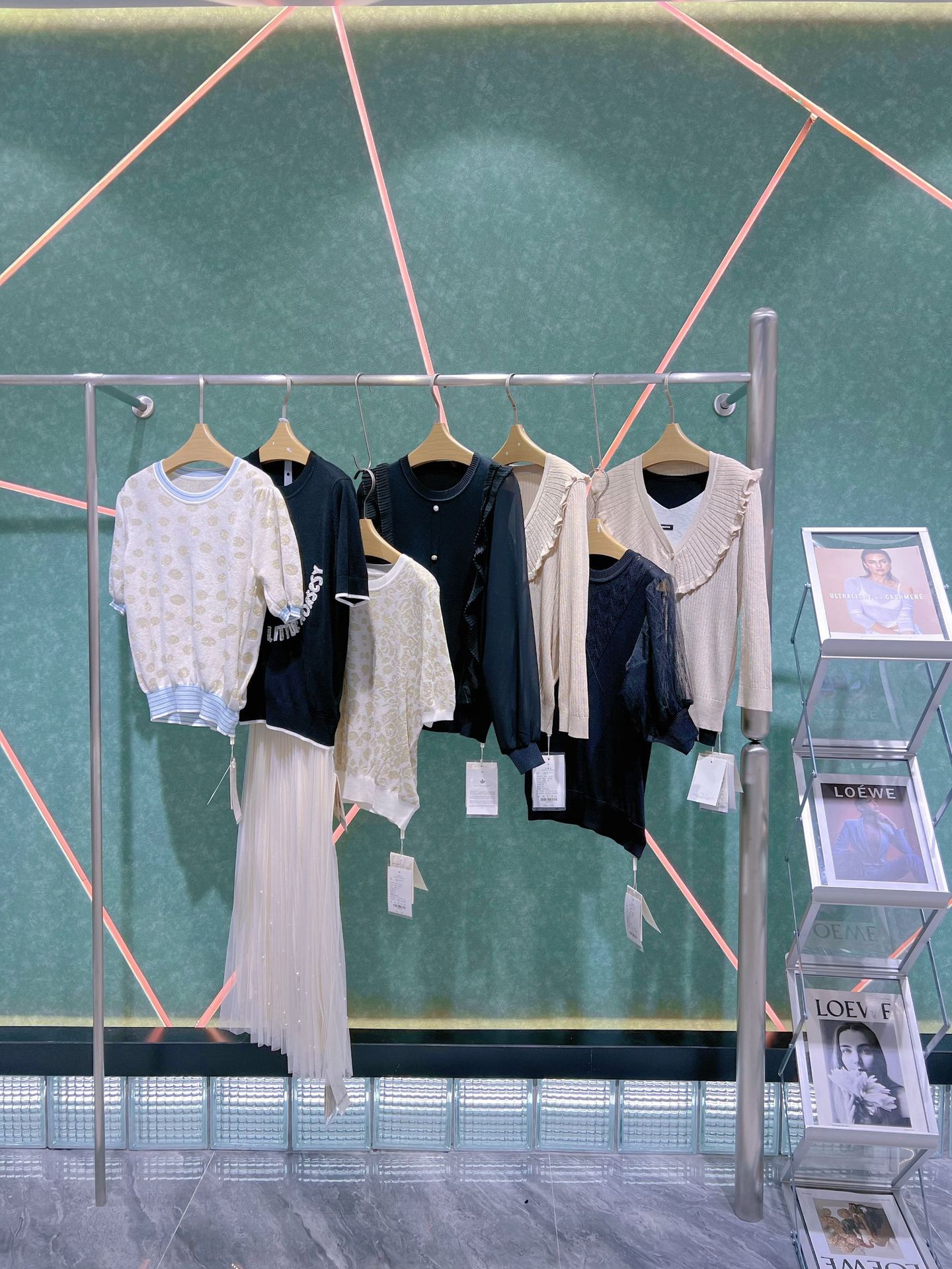 早安公主品牌折扣女装专柜毛衣尾货走份批发实体店抖音直播货源