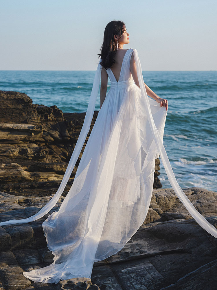白色连衣裙夏设计感小众拖地长裙超长法式轻婚纱海边度假沙滩裙女