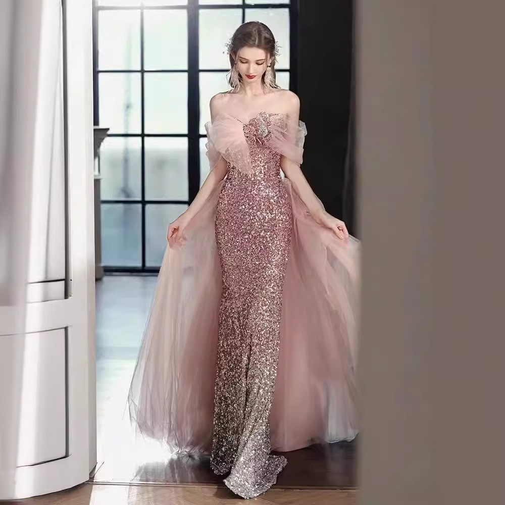 亮片晚礼服2024新款新娘一字肩订婚敬酒服鱼尾修身礼裙夏季时尚款