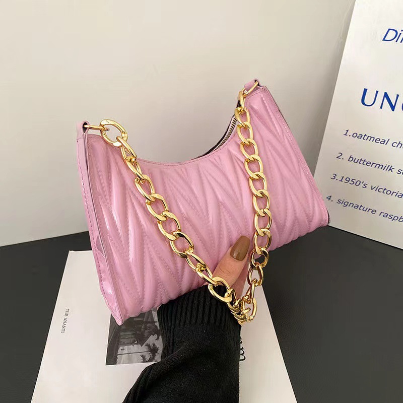 High-Grade Pleated Chain Bag Women's Underarm Bag Trendy Bag Bugs Baguette 2023 New Shoulder Bag Solid Color Bags with Gold Chain