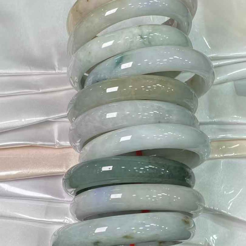 厂家批发天然缅甸翡翠A货玉质细腻 贵妃手镯翡翠手镯批发