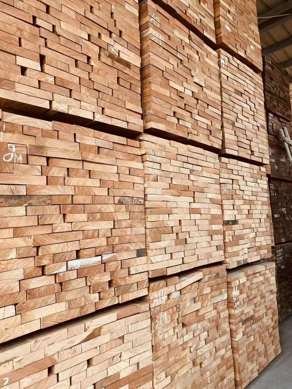 红玫瑰 红玫瑰原木 黄玫瑰 红玫瑰板材 红赤木 家具木材 广星木业