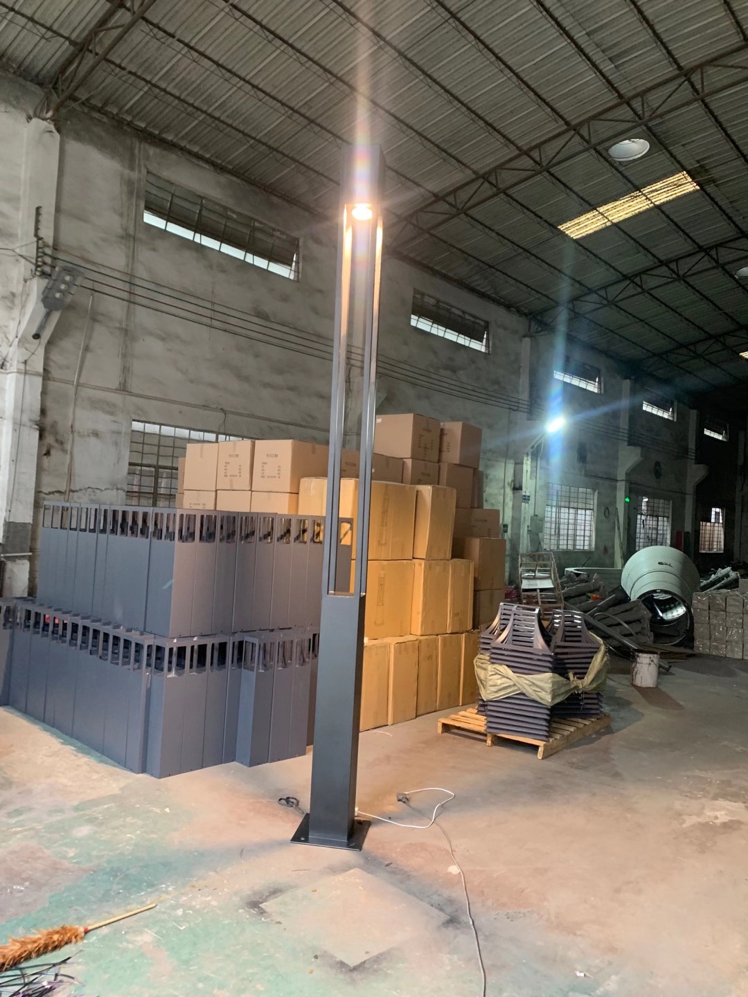 3米4米庭院灯 现代庭院灯 led庭院灯 景观庭院灯 铝型材庭院灯