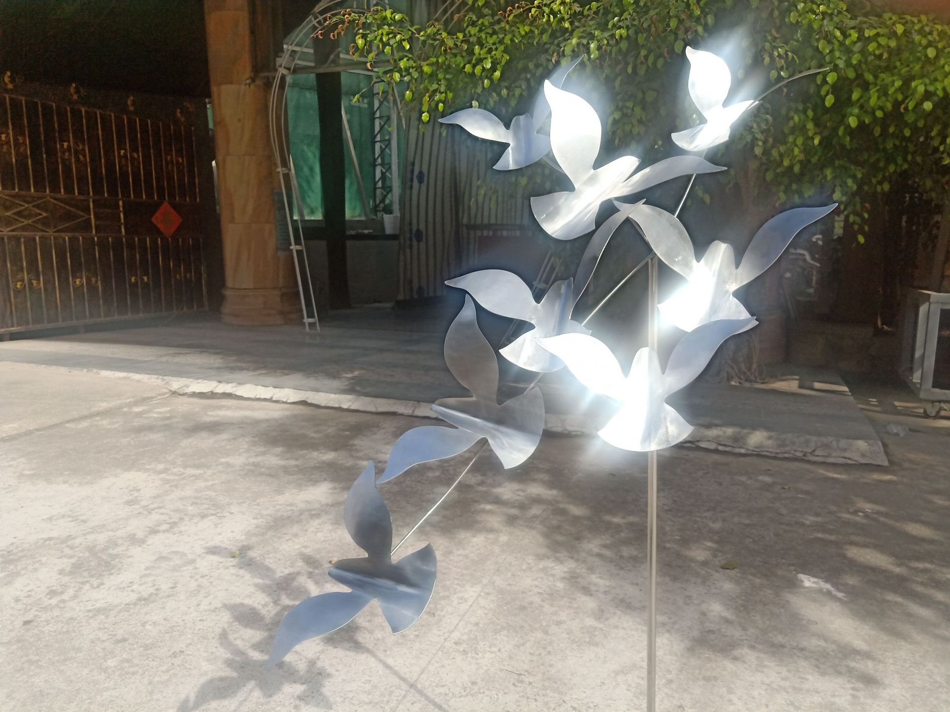 定制园林景观不锈钢飞鸟雕塑公园景区广场地产仿真鸟摆件装饰艺术-阿