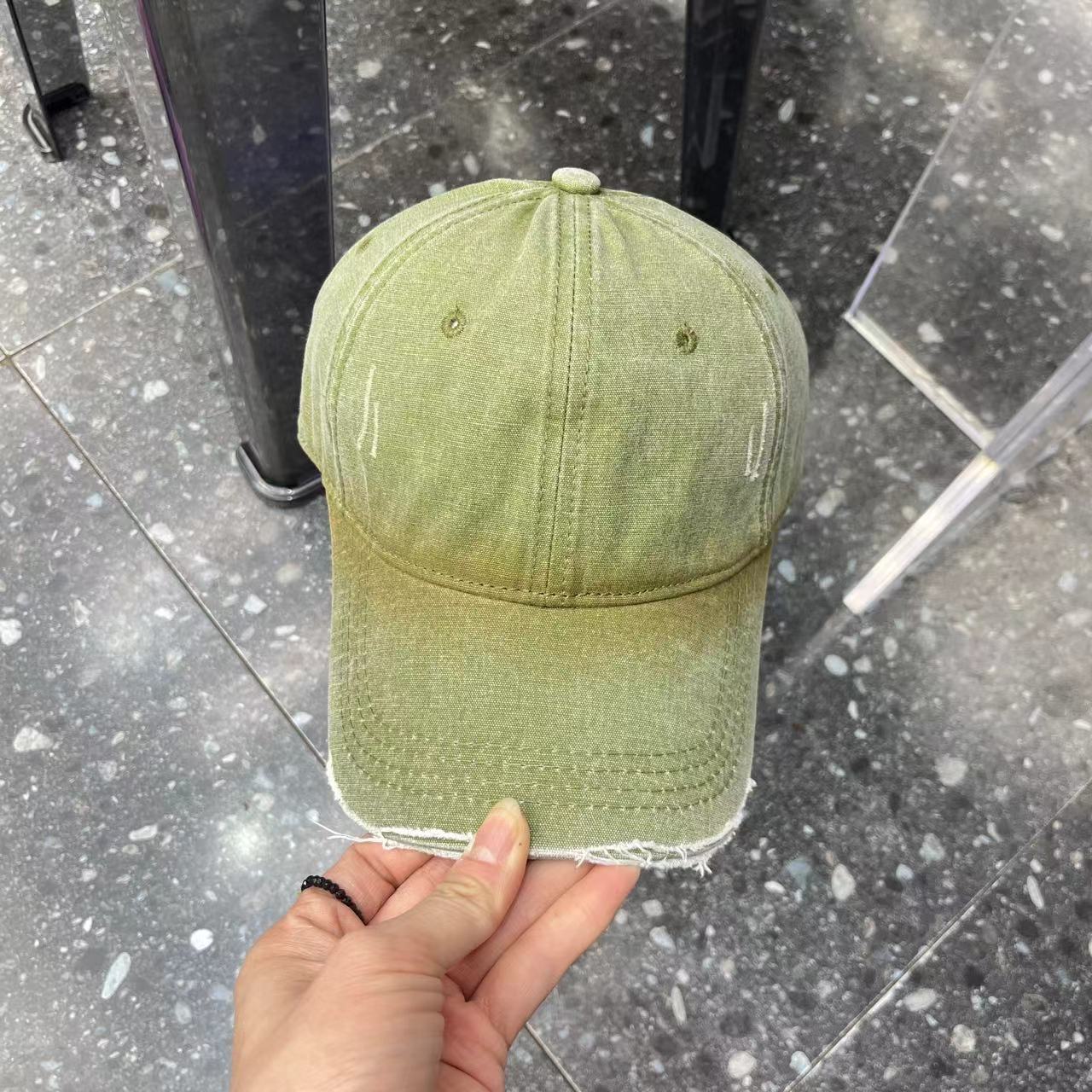 2024 New Worn Looking Washed-out Gradient Color Denim Baseball Cap American Ripped Peaked Cap Face-Looking Small Men and Women