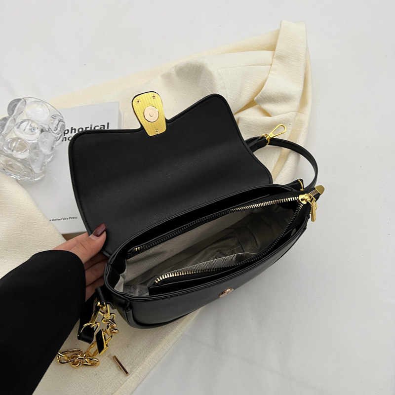This Year's Popular Retro Small Bags 2022 New Women's Bag Internet Hot Messenger Bag High-Grade Underarm Saddle Bag