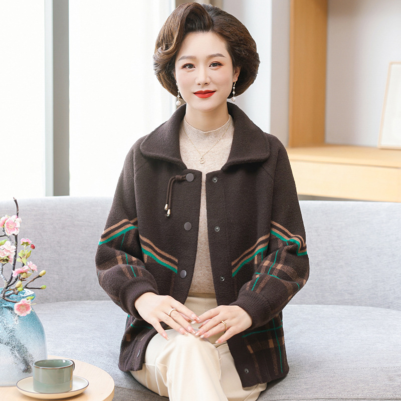 妈妈春秋打底衫2023新款洋气中老年人秋装薄款毛衣中年女针织上衣