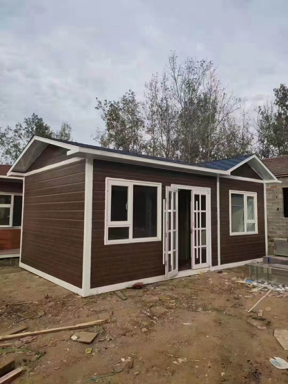 活动彩钢夹芯板房