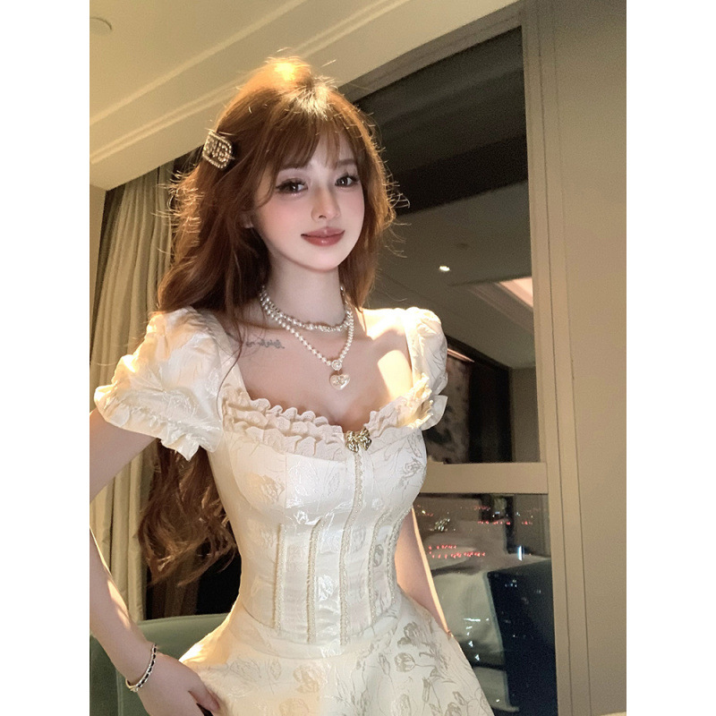 白茶珍珠 夏季新款法式甜美赫本重工千金风提花上衣气质短裙套装