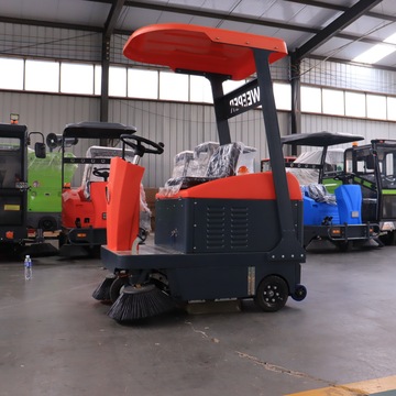 驾驶式扫地机 洒水喷雾洗地道路清扫带雾炮驾驶式电动扫地车-阿里巴巴