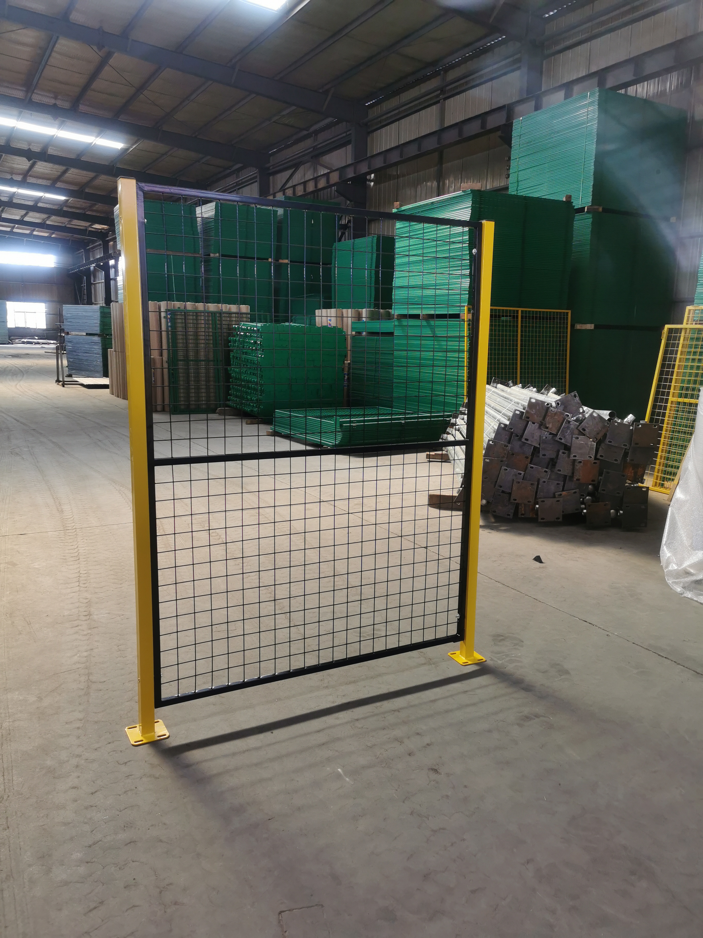 哈锐仓库车间隔离网机械手防护网围栏网防护网小区护栏门铁丝网