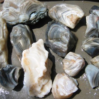 条纹玛瑙缠丝玛瑙波斯湾玛瑙原料矿物岩石标本1公斤计价