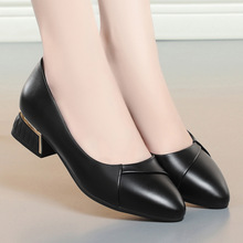 新款软皮软底平底防滑耐磨靓丽工作鞋子舒服中老年女士黑色色单鞋