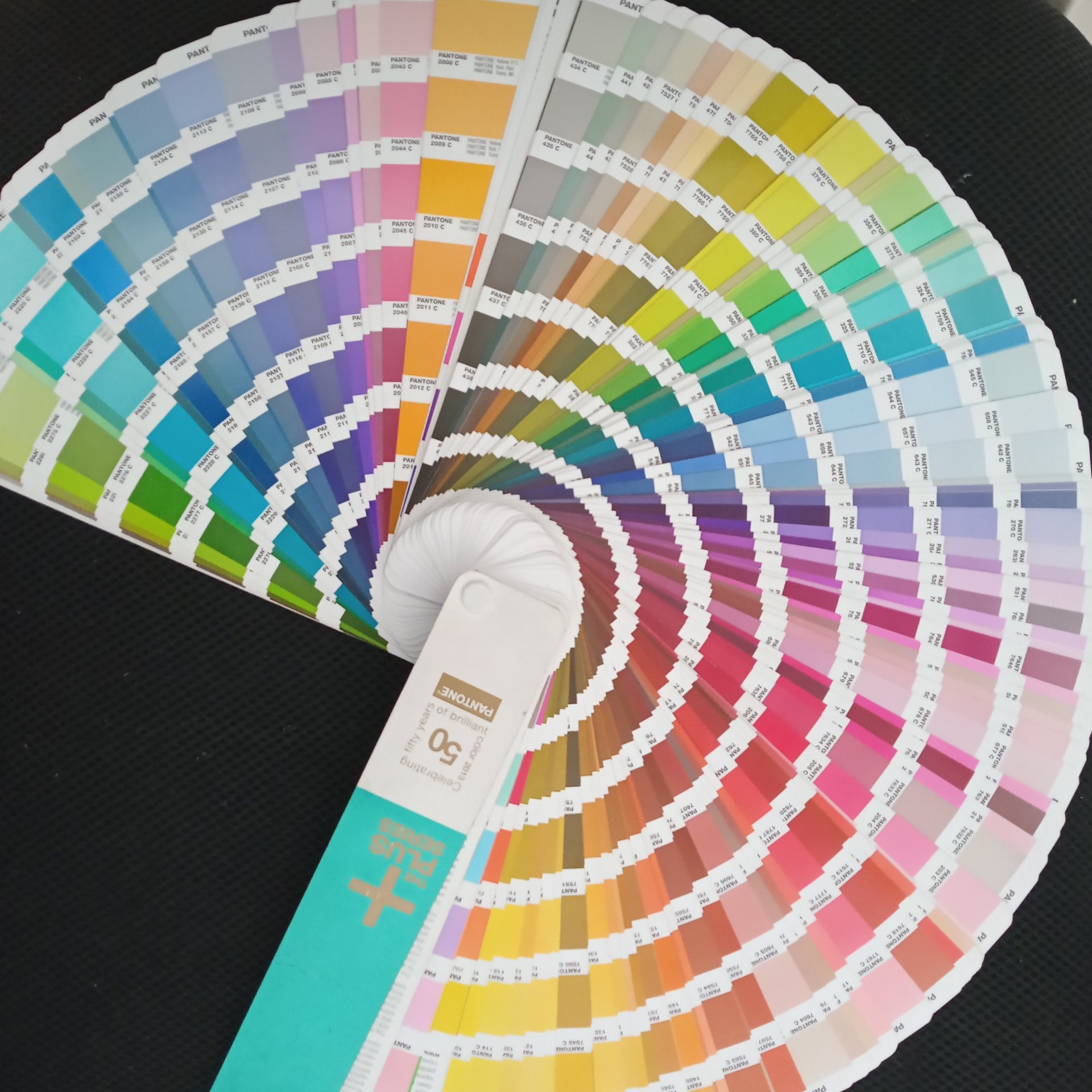 定制pet色母粒pet打包带吹瓶片材聚酯色母各种颜色可定制