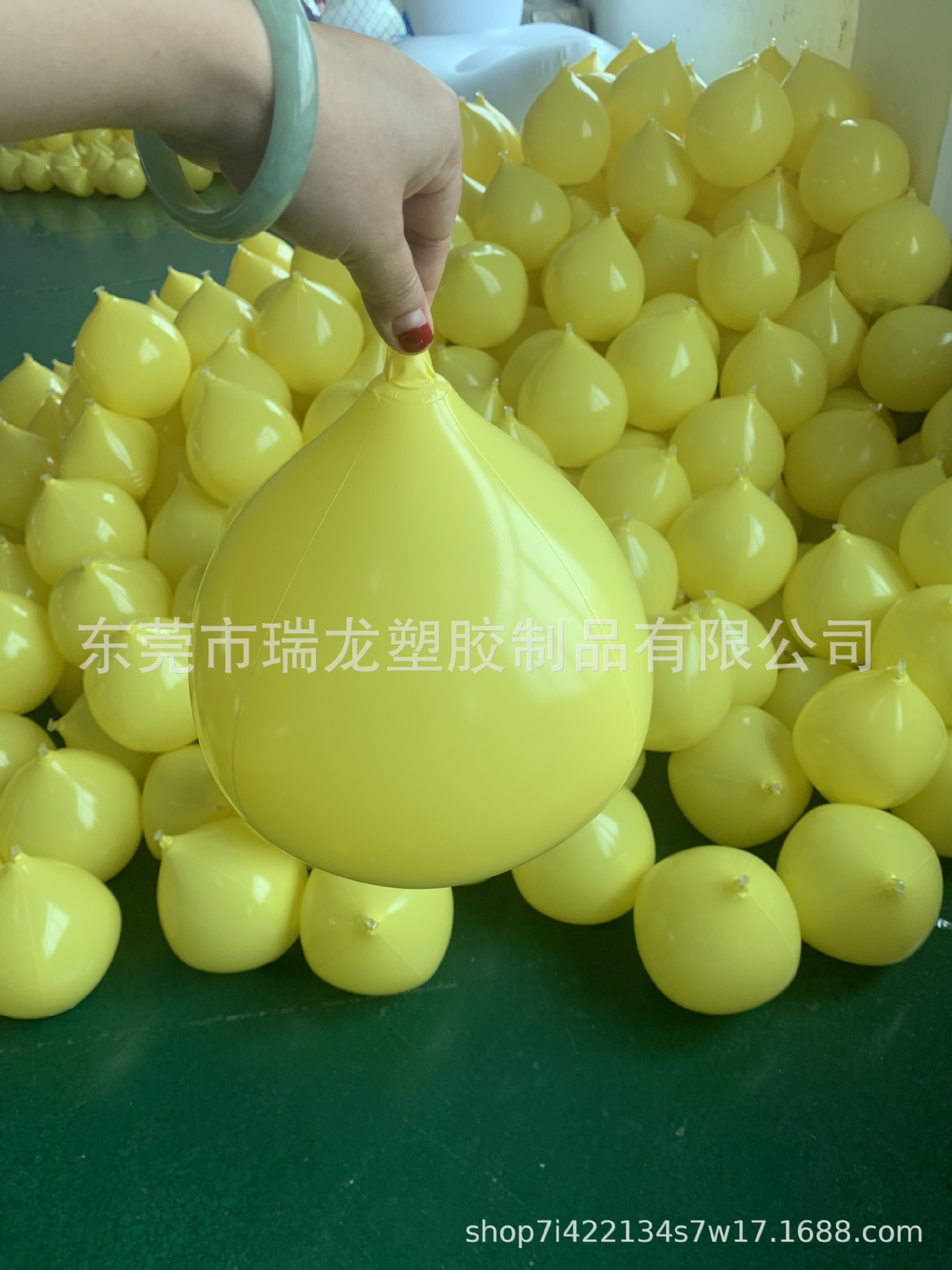 东莞工厂定制柚子球 led发光柚子造型球 pvc发光玩具