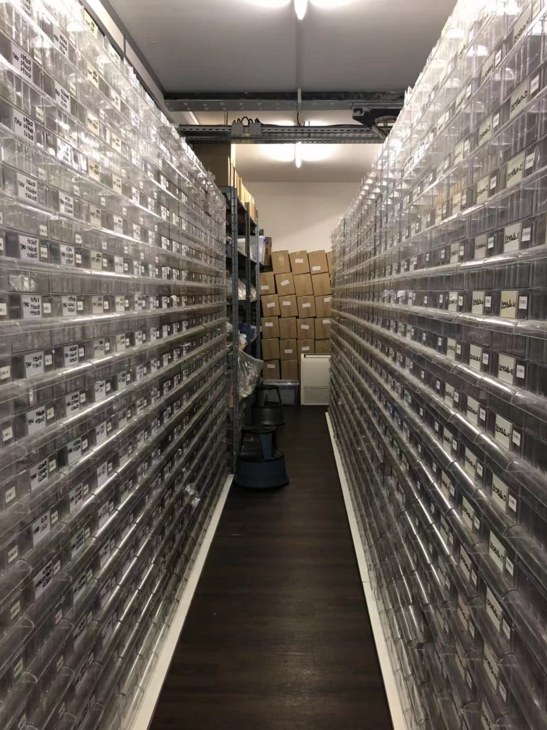 男式圆环戒指 仿皮带扣镶嵌仿蓝宝石锆石18k包金戒指法国首饰