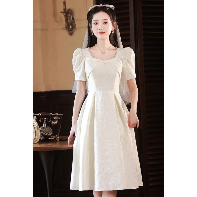 法式轻奢小众白色晚礼服女夏季日常可穿小个子聚会订婚短袖连衣裙