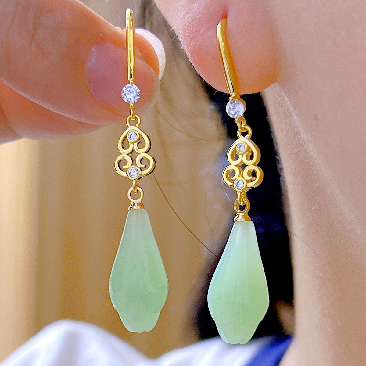 国潮新中式锆石花苞流苏耳环小众设计国风仿玉石简约耳坠奢华大气