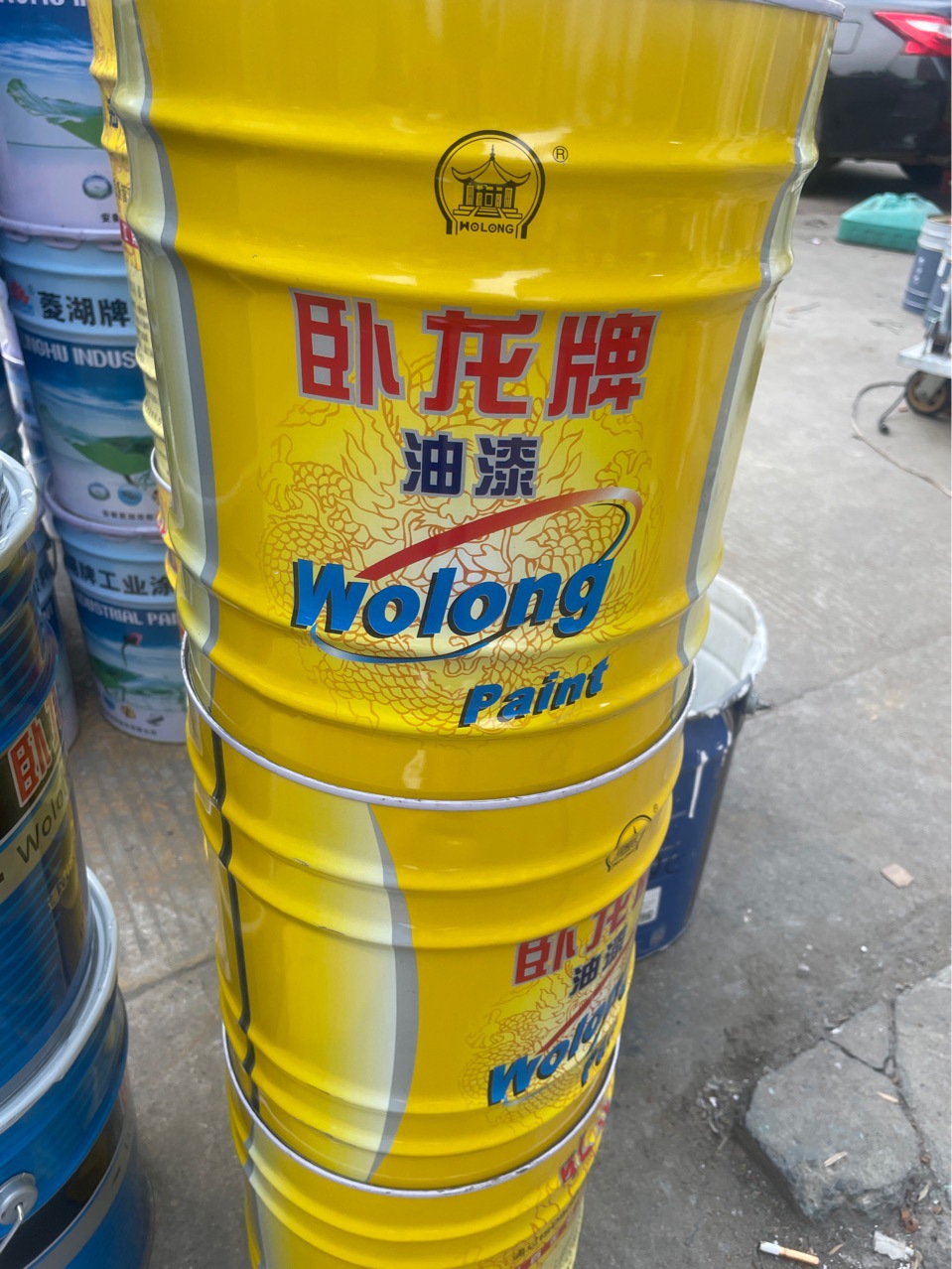 卧龙牌醇酸面漆大红白色黑色油漆批发