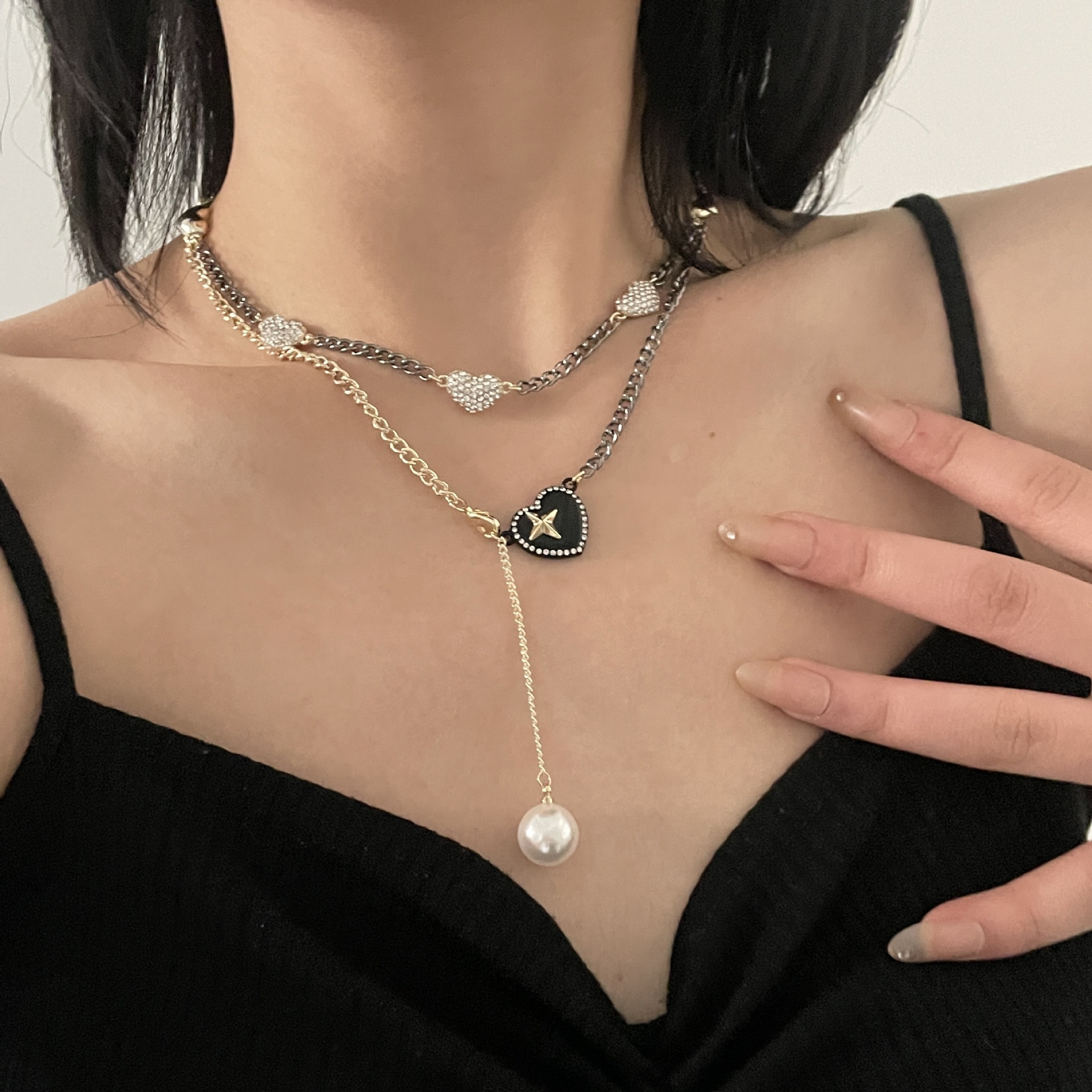 韩国东大门复古cool女孩 小众设计项链 质感款金色拼枪黑色锁骨链