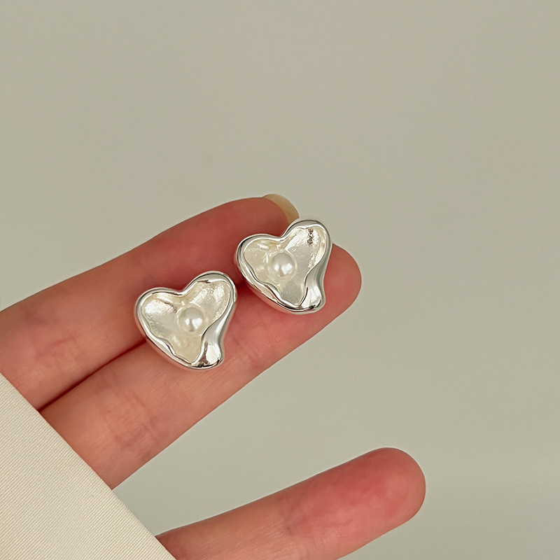 High-Grade Design Niche Temperament Stud Earrings for Women 2023 New Fashion Earrings Sterling Silver Exquisite Light Luxury All-Match Earrings